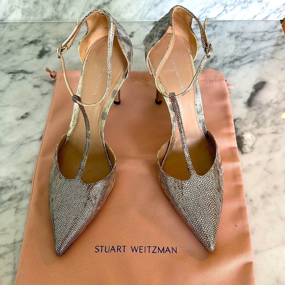 Stuart Weitzman like new silver / gold t-strap heels